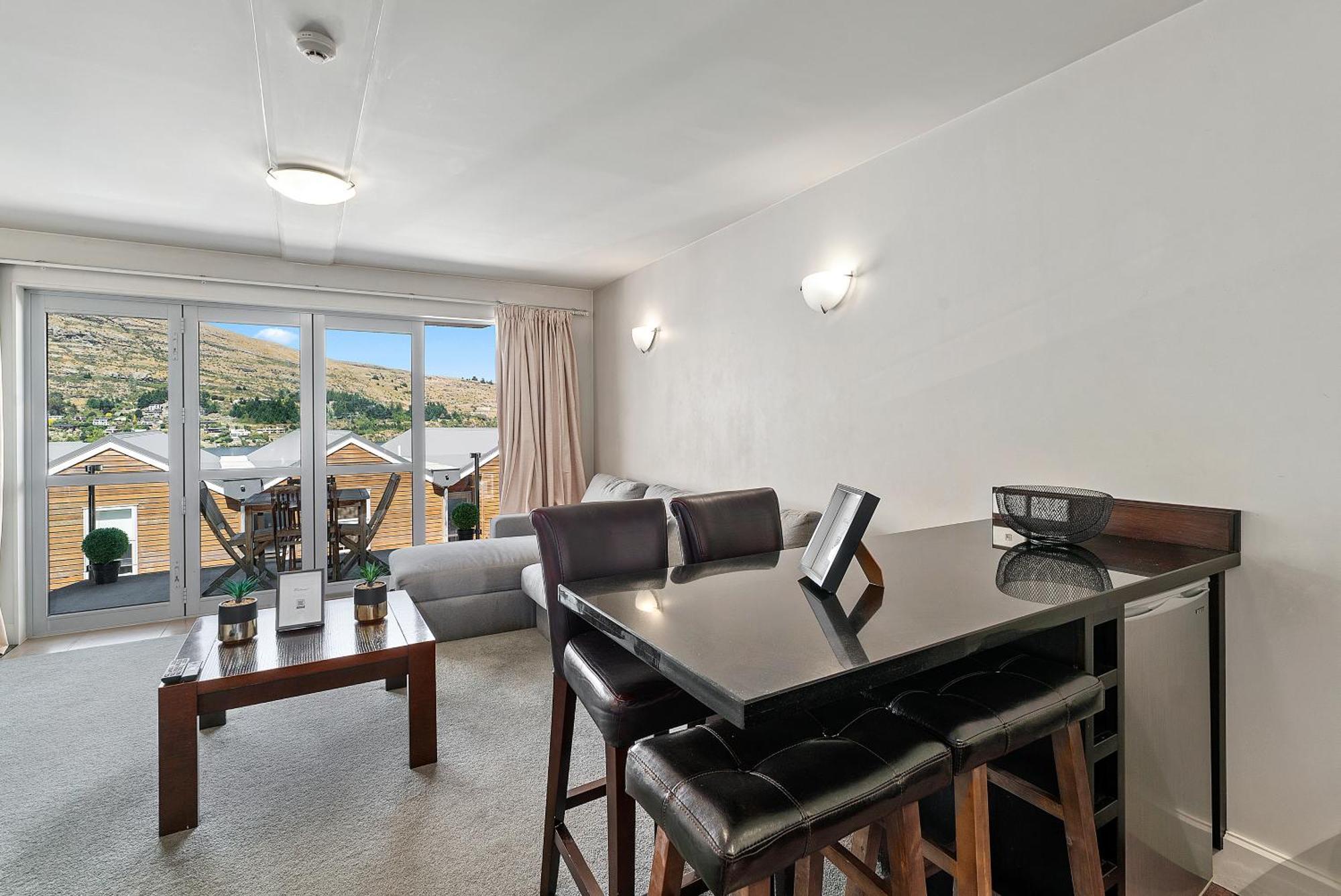 Lakeside Living - Modern 2-Bedroom Apartment Queenstown Exterior foto